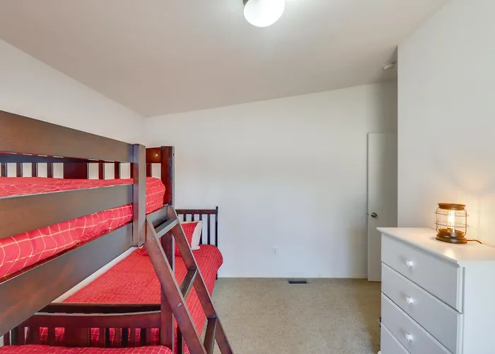 Family Show Getaway - 7 Mi To Town! Holiday home